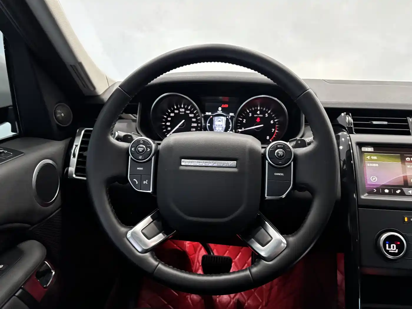 Land Rover Discovery 2017 3.0 SC V6 SE фото 14