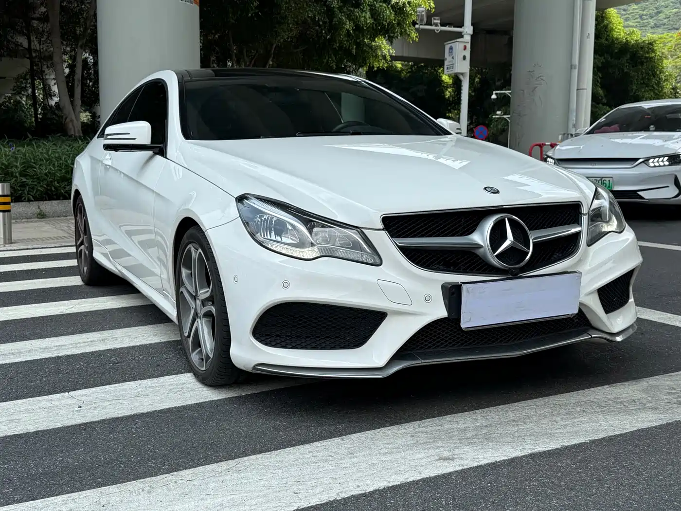 Mercedes-Benz E-Class (Import) 2014 E 200 Coupe фото 3