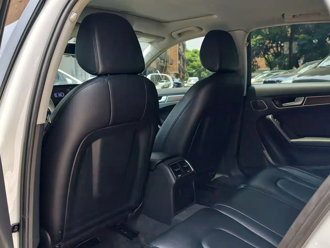 Audi A4L 2016 30 TFSI Collector's Edition Automatic Comfort фото 9