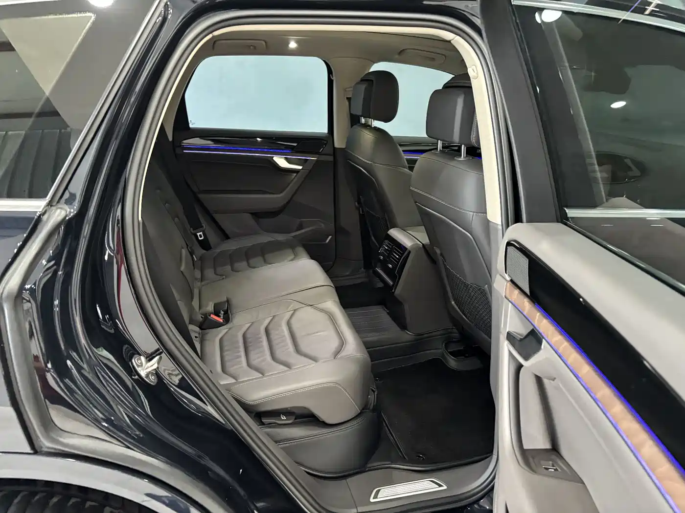 Volkswagen Touareg 2022 3.0TSI Rui Xiang Edition Classic Sport Package фото 23