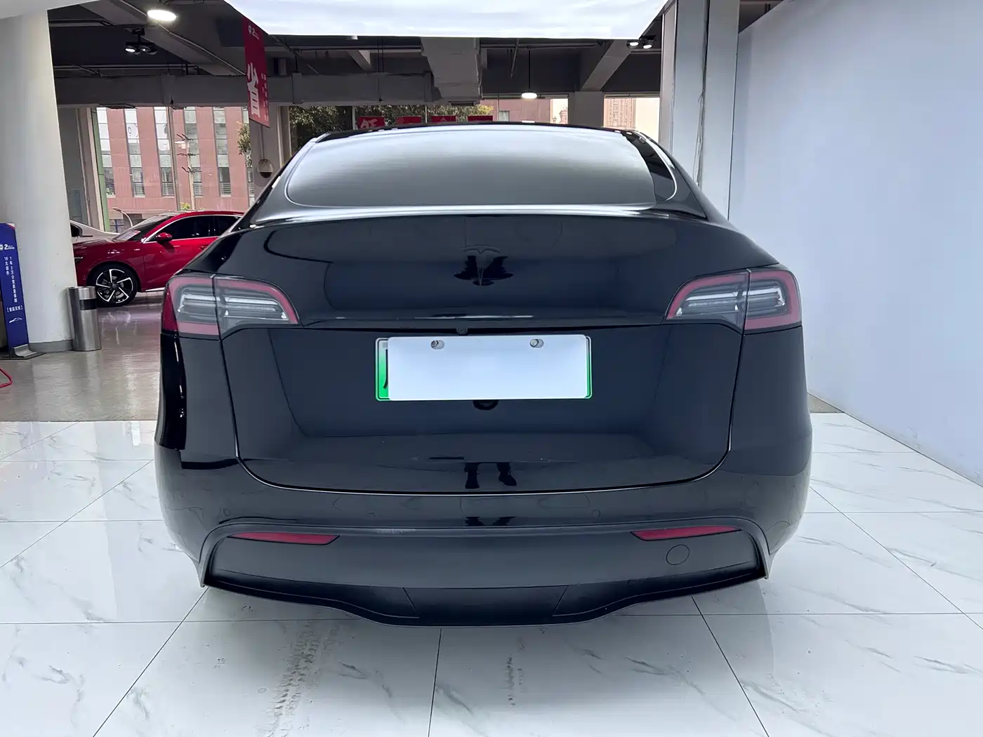 TESLA MODEL Y