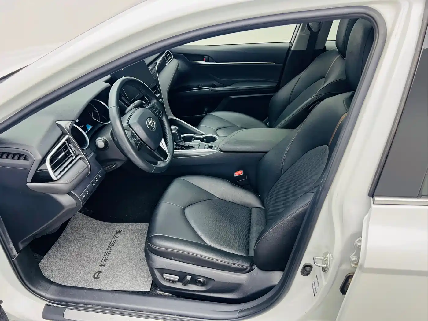 Toyota Camry 2021 2.0G Luxury Edition фото 11