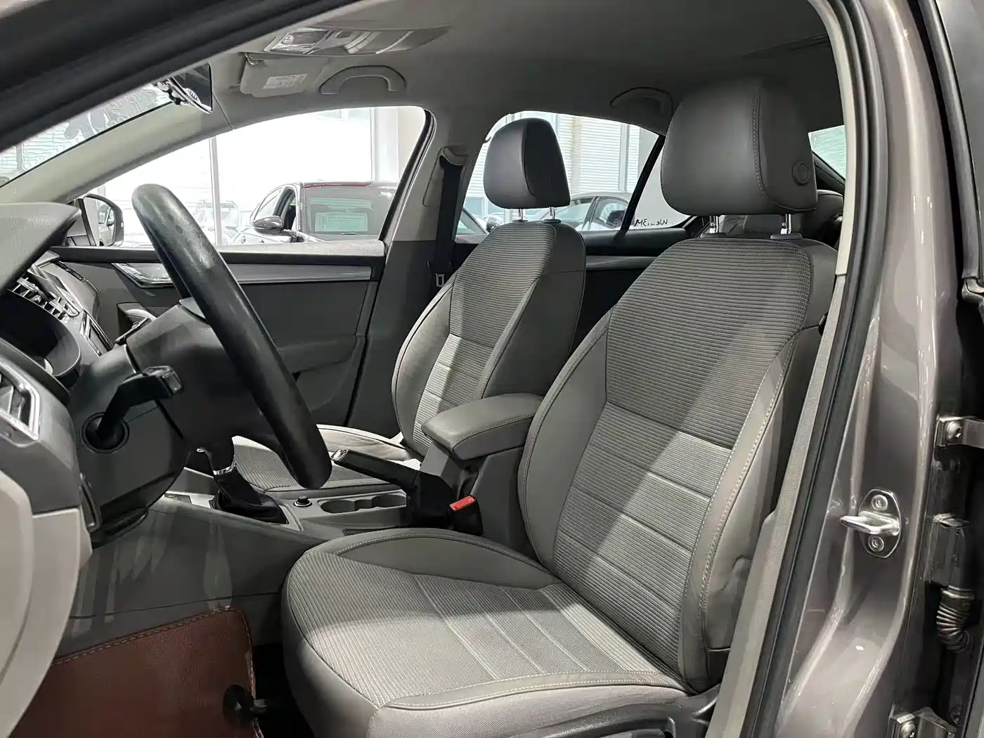 Škoda Octavia 2015 1.6L Automatic逸杰版 фото 11