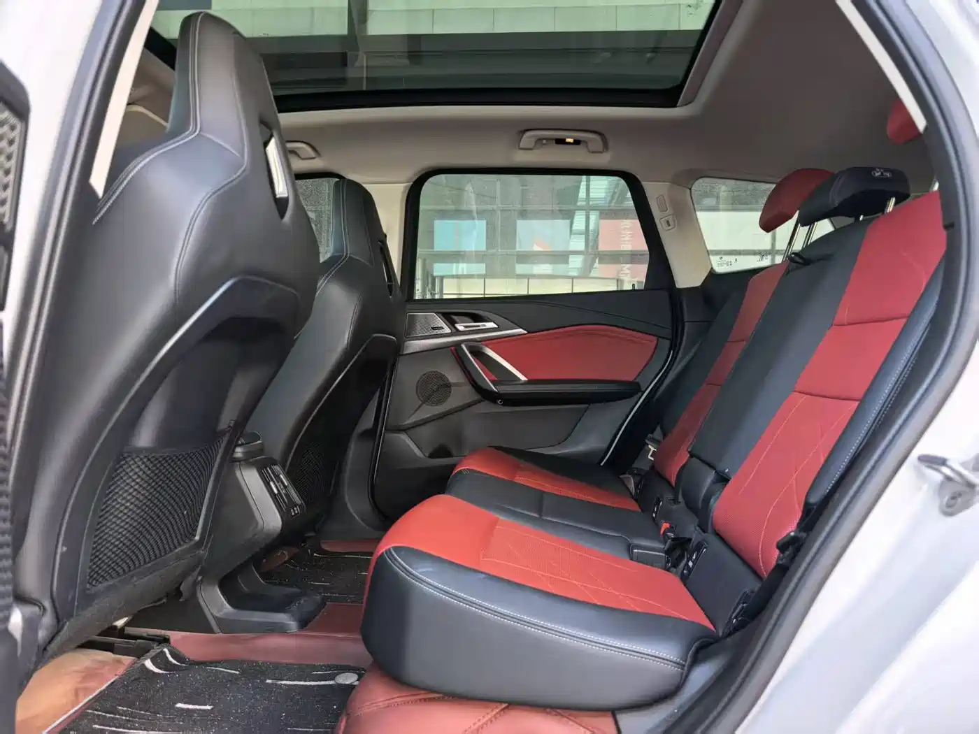 BMW iX1 2023 xDrive30L M Sport Package фото 12