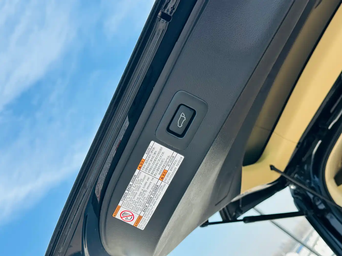 Toyota Vellfire 2020 Hybrid 2.5L Black Gold Limited Edition фото 41