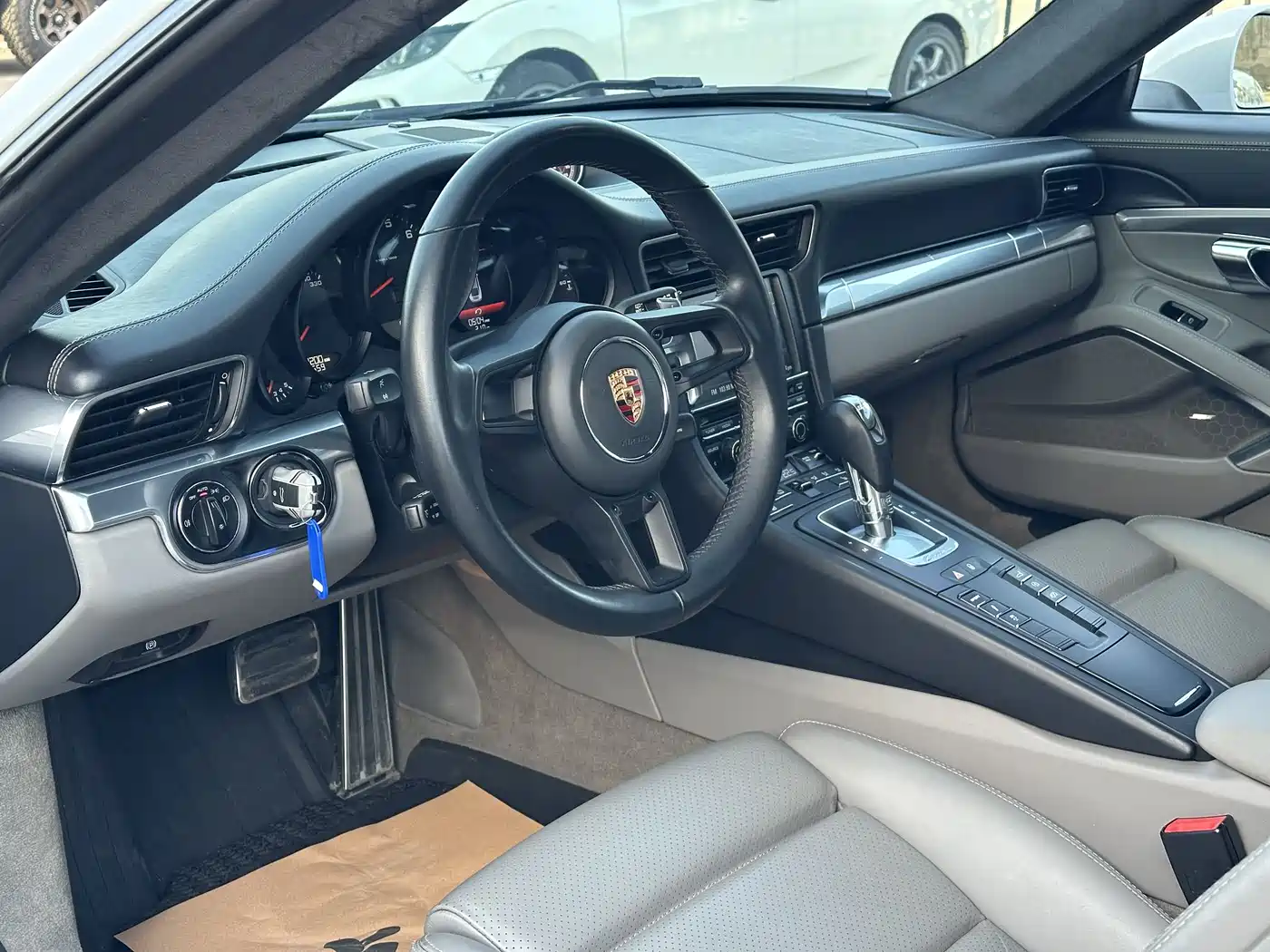 Porsche 911 2013 Carrera 4 3.4L фото 9