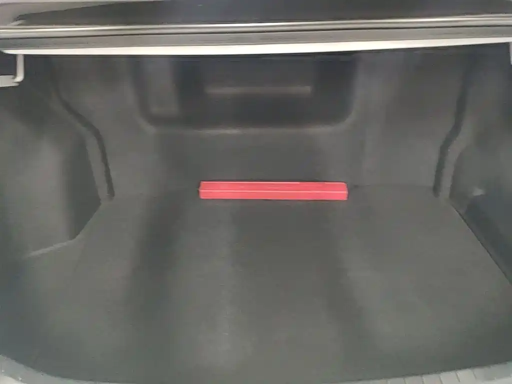 Toyota Corolla 2016 Dual Hybrid 1.8L E-CVT Elite Edition фото 19