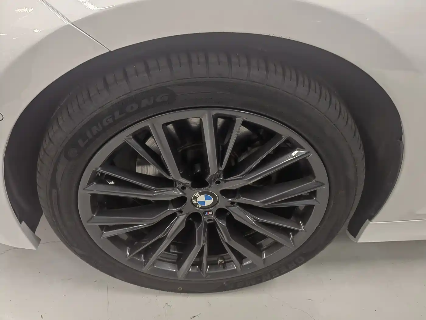 BMW 3 Series 2024 325i M Sport Package фото 13