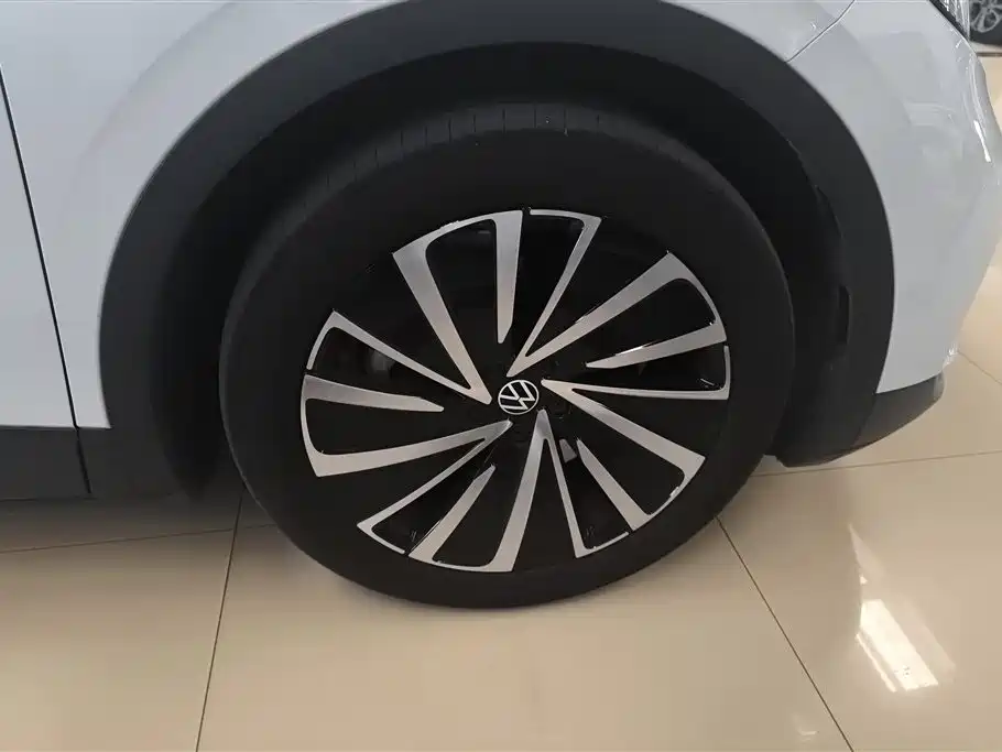 Volkswagen ID.4 X 2023 Pure Long Range Edition фото 6