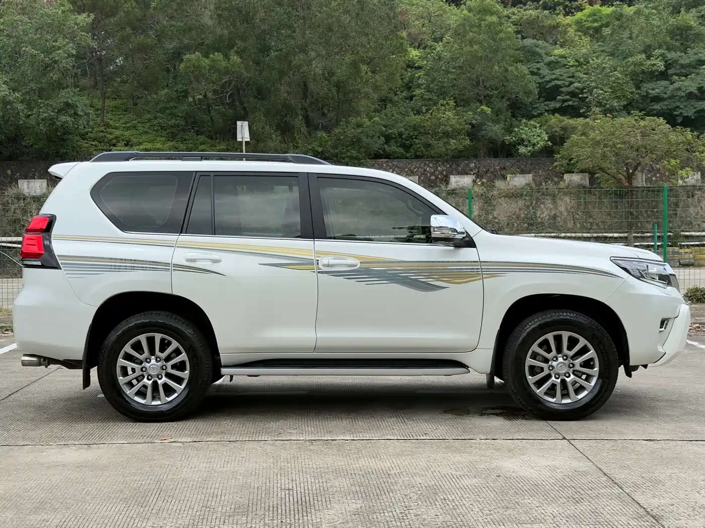 Toyota Prado 2018 3.5L Auto VX NAVI фото 3