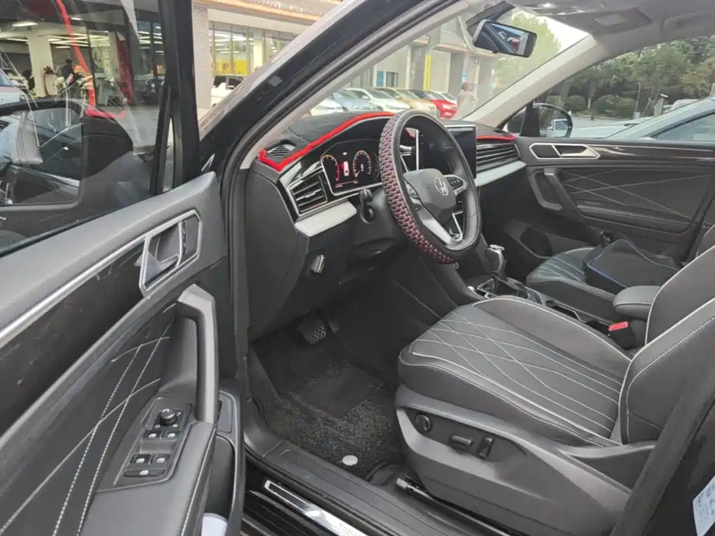 Volkswagen Tiguan L 2025 2024 Outstanding 300TSI Auto 2WD Dragon Soaring Edition