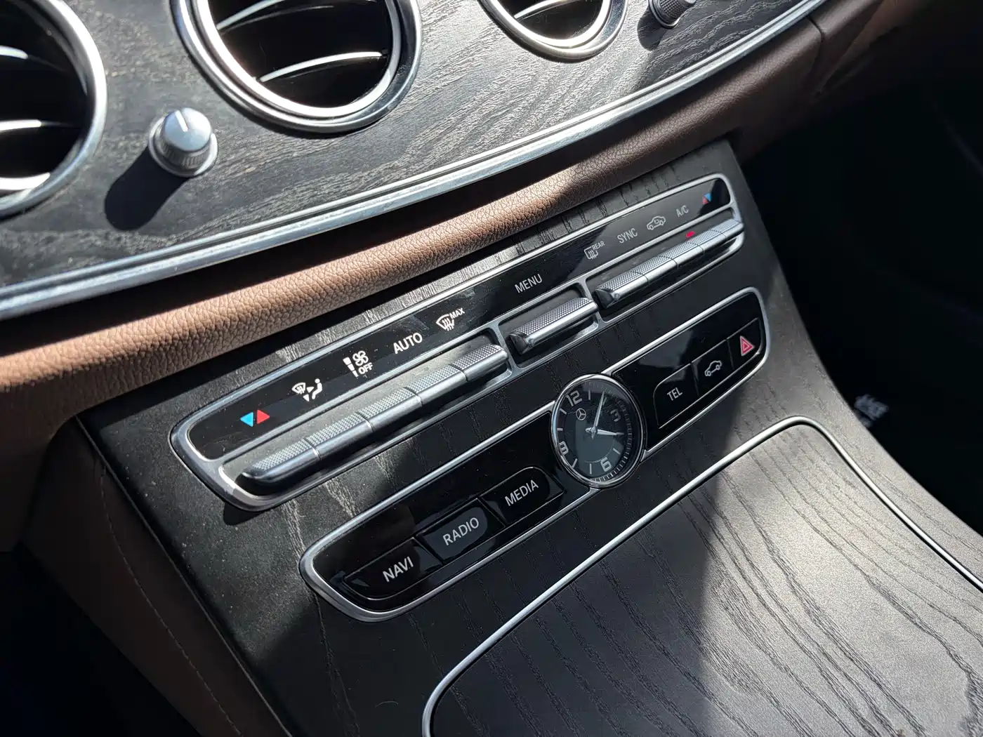 Mercedes-Benz E-Class 2018 E 300 L Sport Fashion фото 10