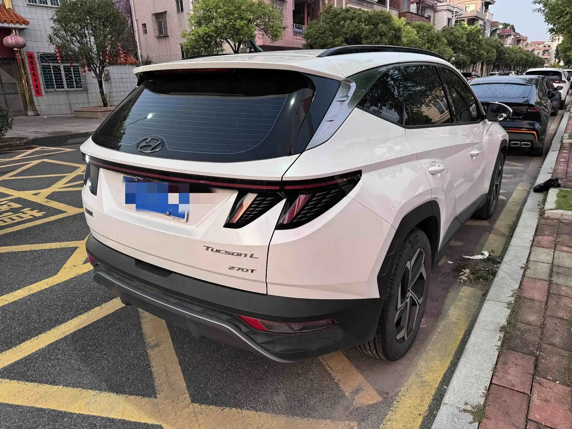 Photo 2 - Hyundai Tucson