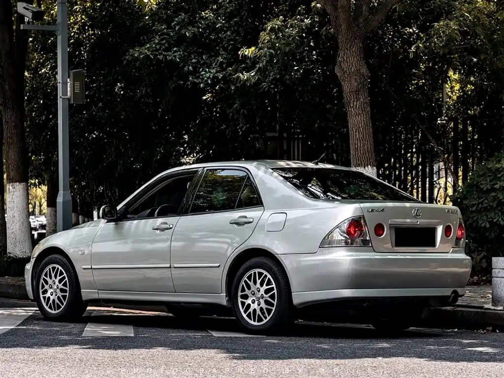 Lexus IS 2004 200 фото 12
