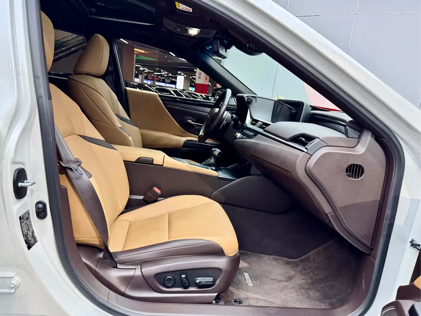 Lexus ES 2020 200 Excellence фото 17