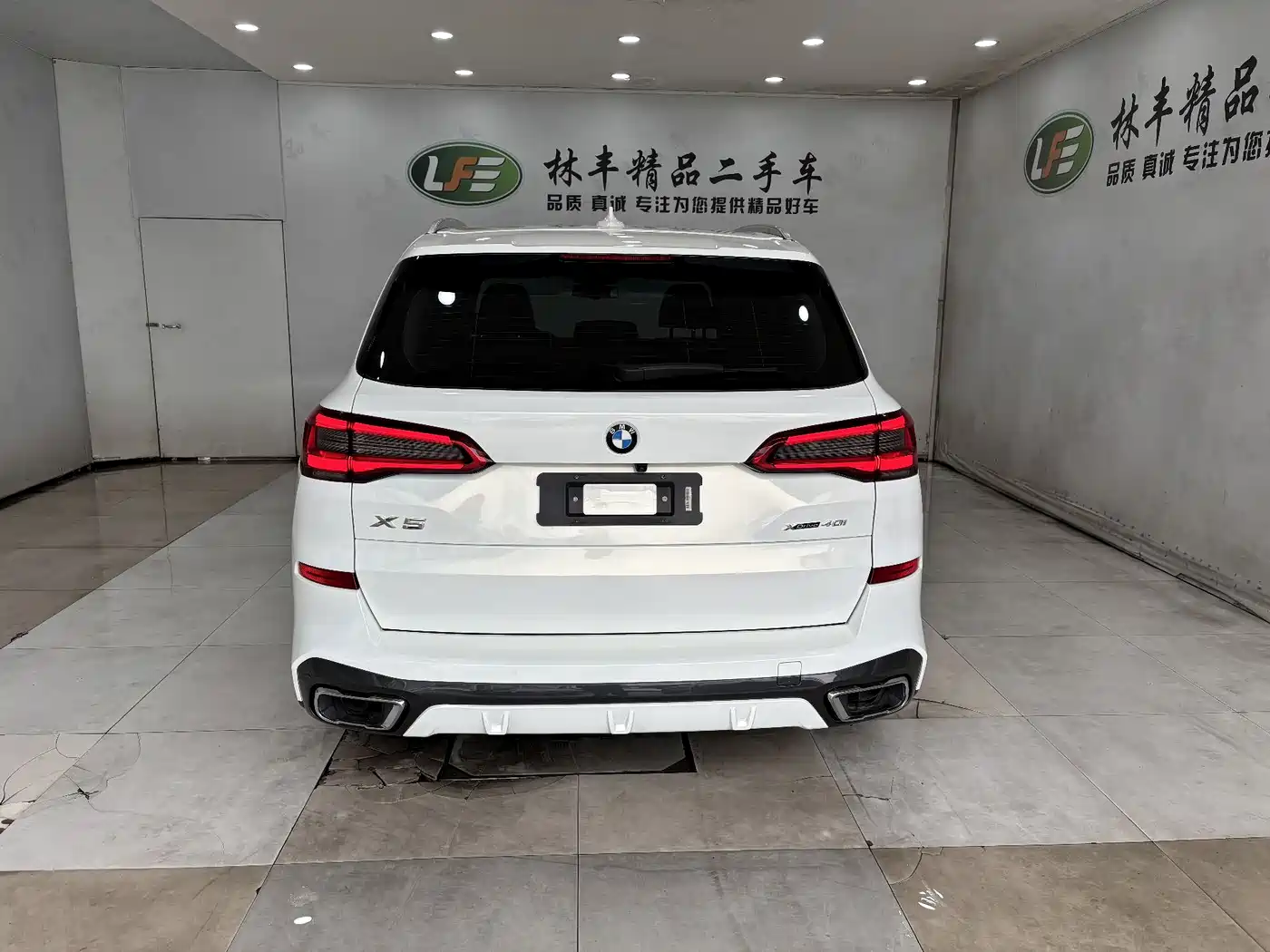BMW X5 (Import) 2019 xDrive40i Exclusive M Sport Package фото 7