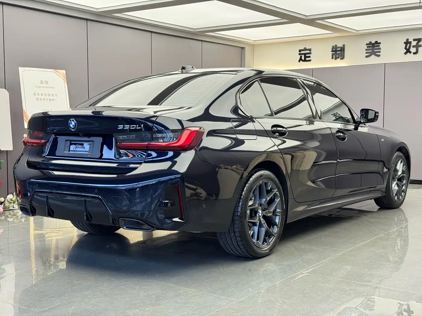 BMW 3 Series 2025 330Li M Sport Night Edition фото 13