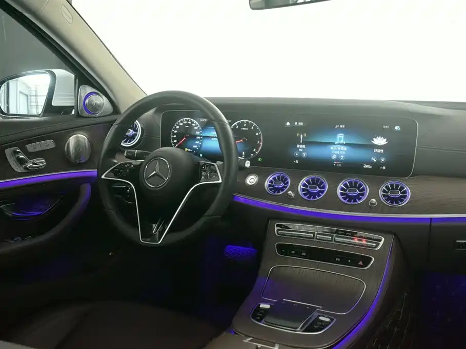 Mercedes-Benz E-Class 2022 E 300 L Luxury фото 7