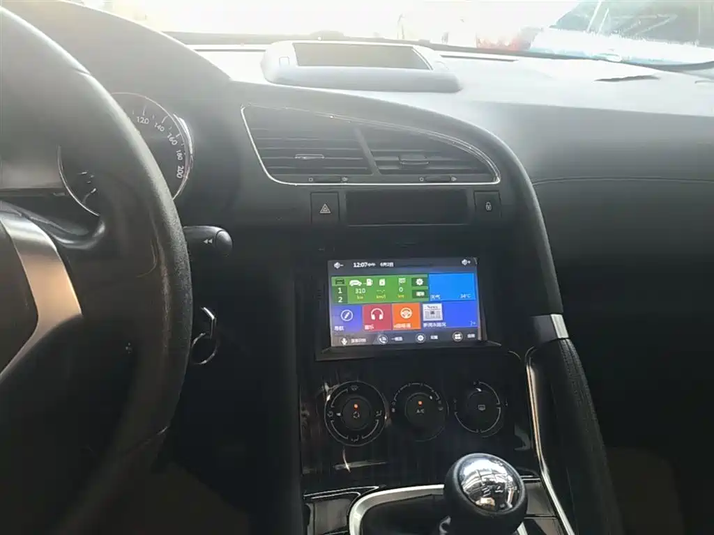 Peugeot 3008 2015 2.0L Manual Classic Edition фото 13