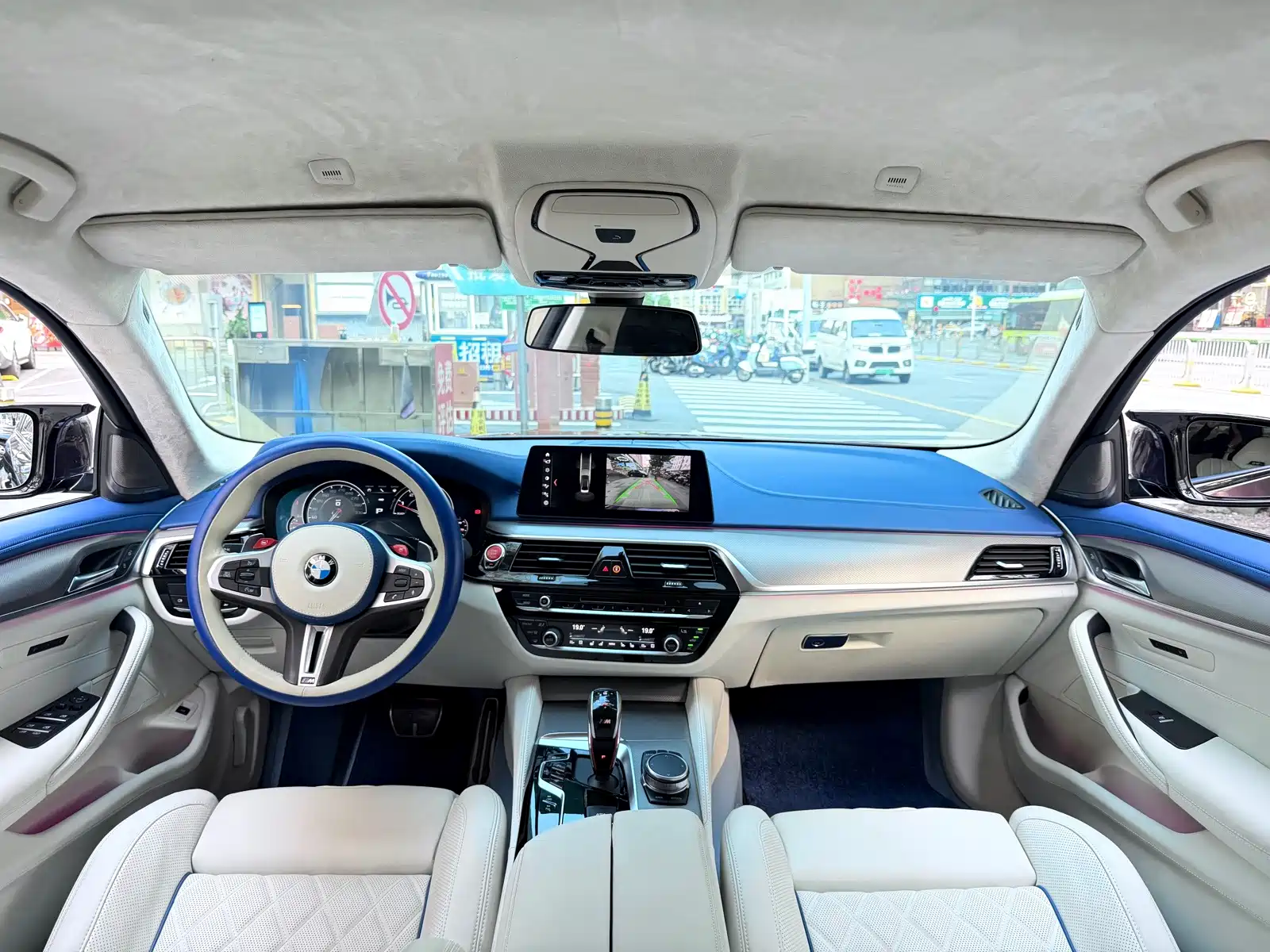 Photo 4 - BMW M5
