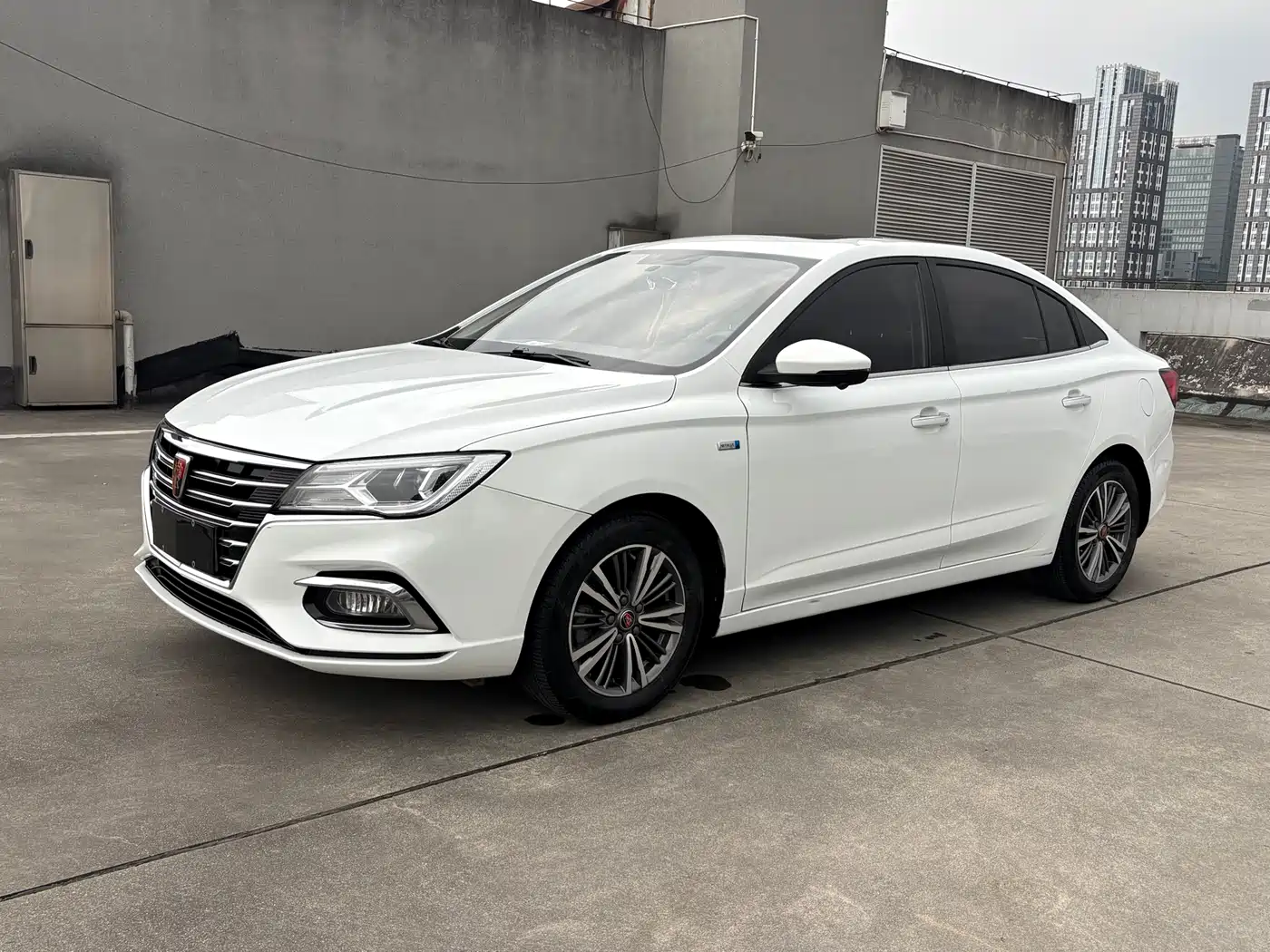 Photo 1 - Roewe i5