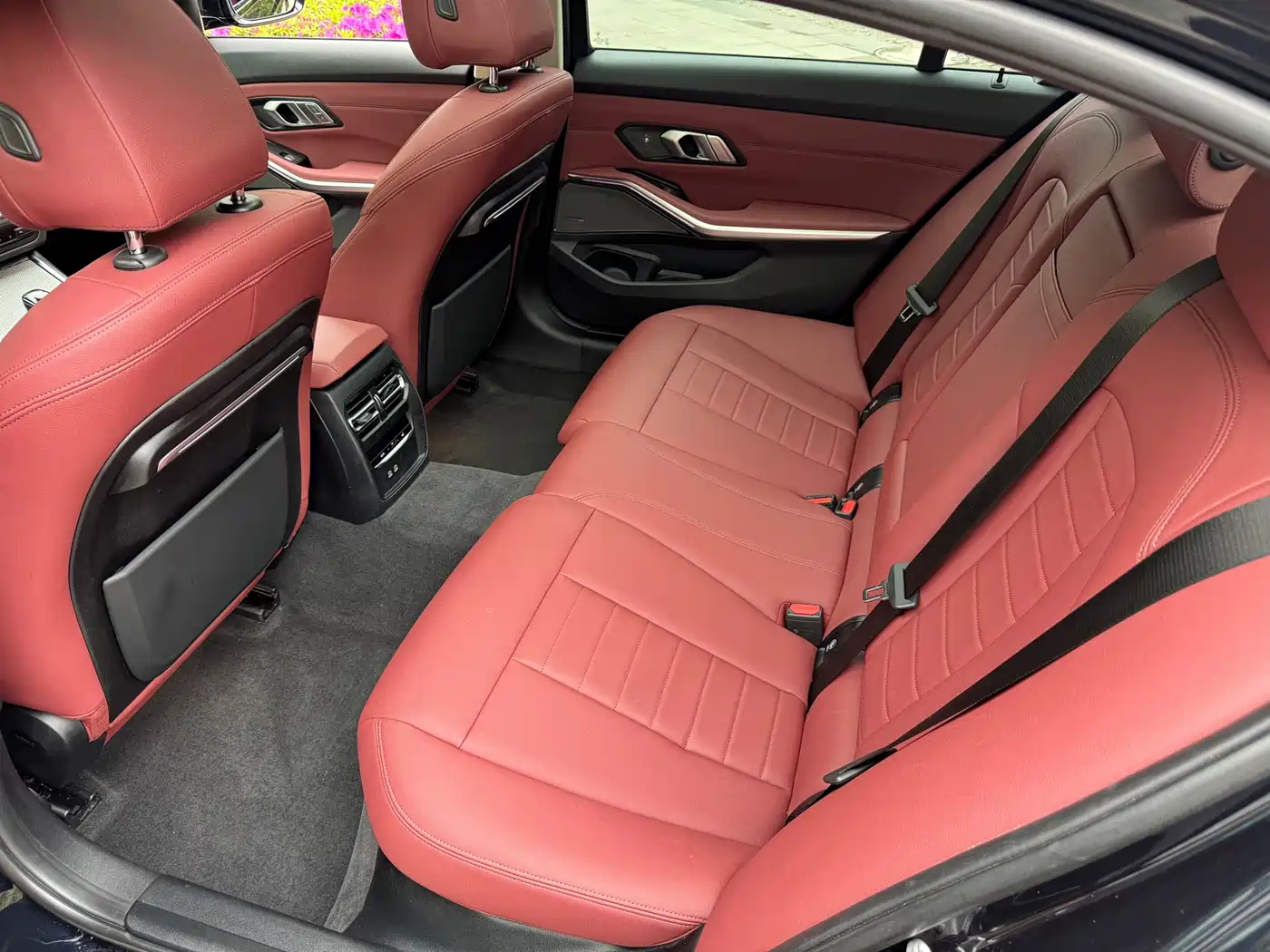 BMW 3 Series 2021 330Li xDrive M Sport Night Edition фото 10
