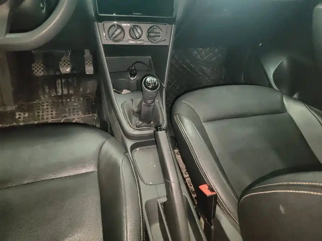 Volkswagen Polo 2016 1.4L Manual Trend фото 14