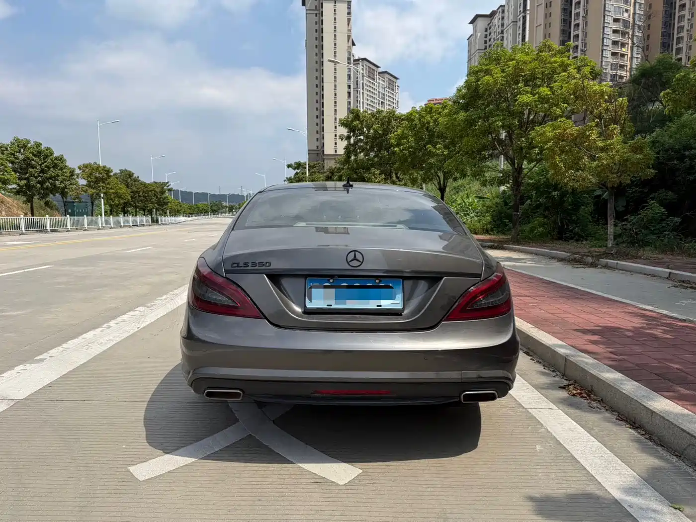 Photo 11 - Mercedes-Benz CLS