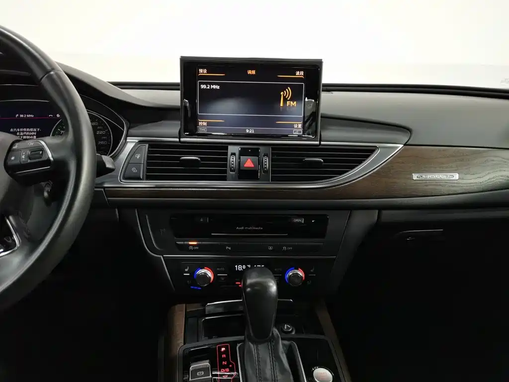 Фото 12 - Audi A6L