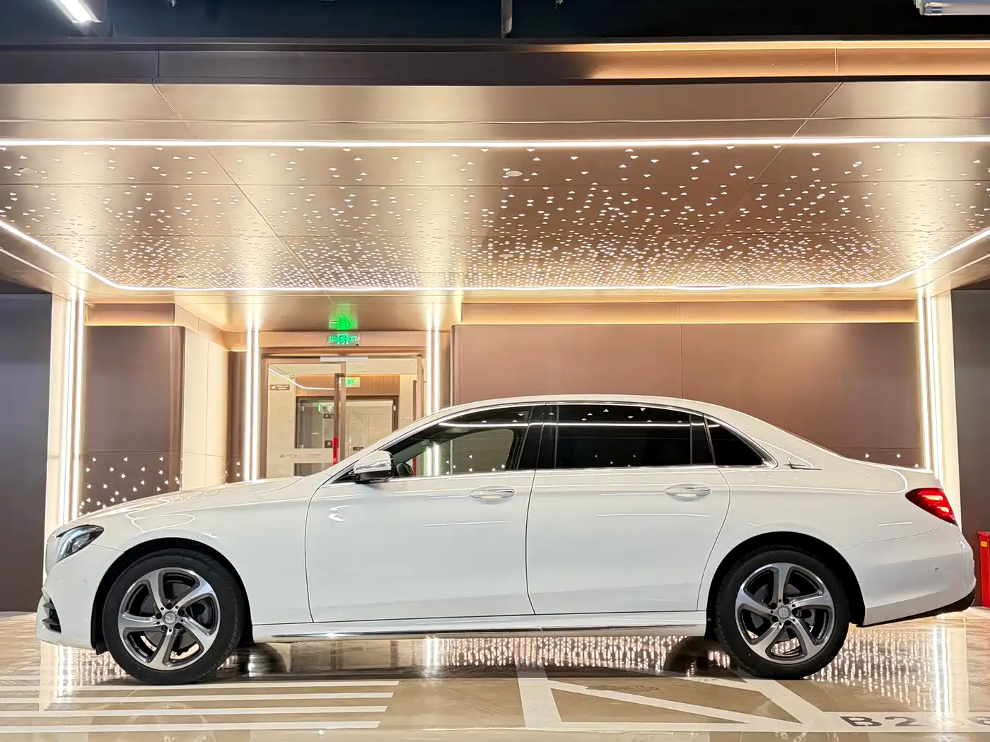 Mercedes-Benz E-Class 2017 E 200 L 4MATIC фото 27