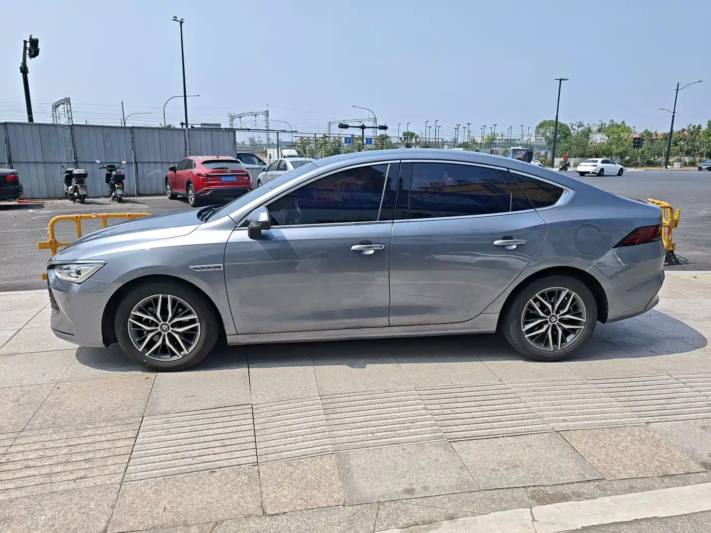 BYD Qin PLUS 2021 DM-i 55KM Flagship фото 3