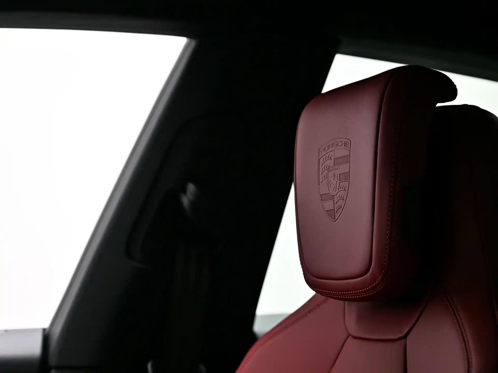 Фото 5 - Porsche Macan EV
