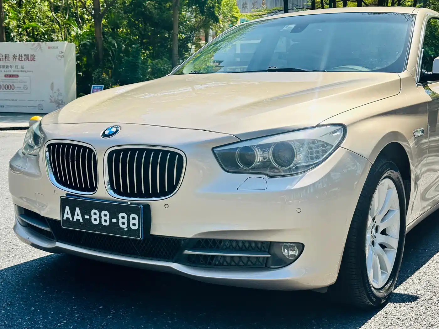 BMW 5 Series GT 2010 535i Leading Model фото 15