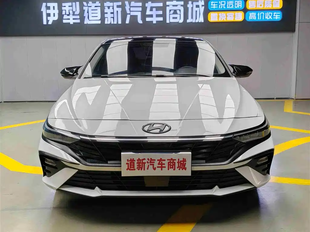Hyundai Elantra 2023 1.5L CVT GLX Elite Edition фото 2