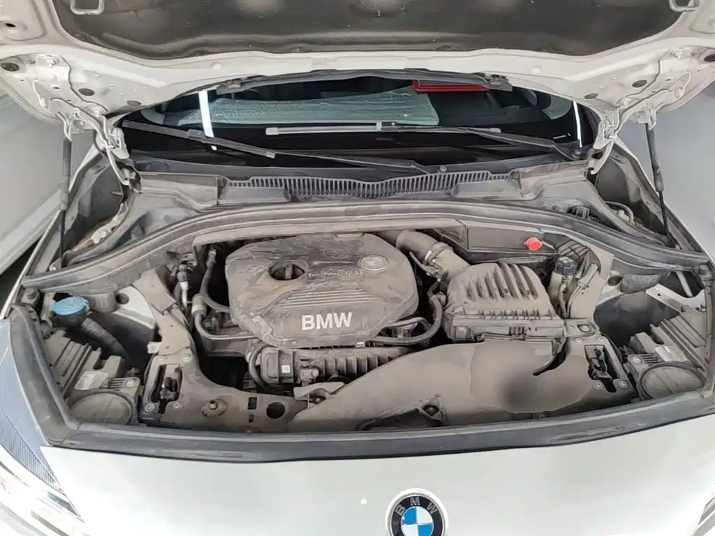 BMW 2 Series Touring 2016 218i Leading фото 20