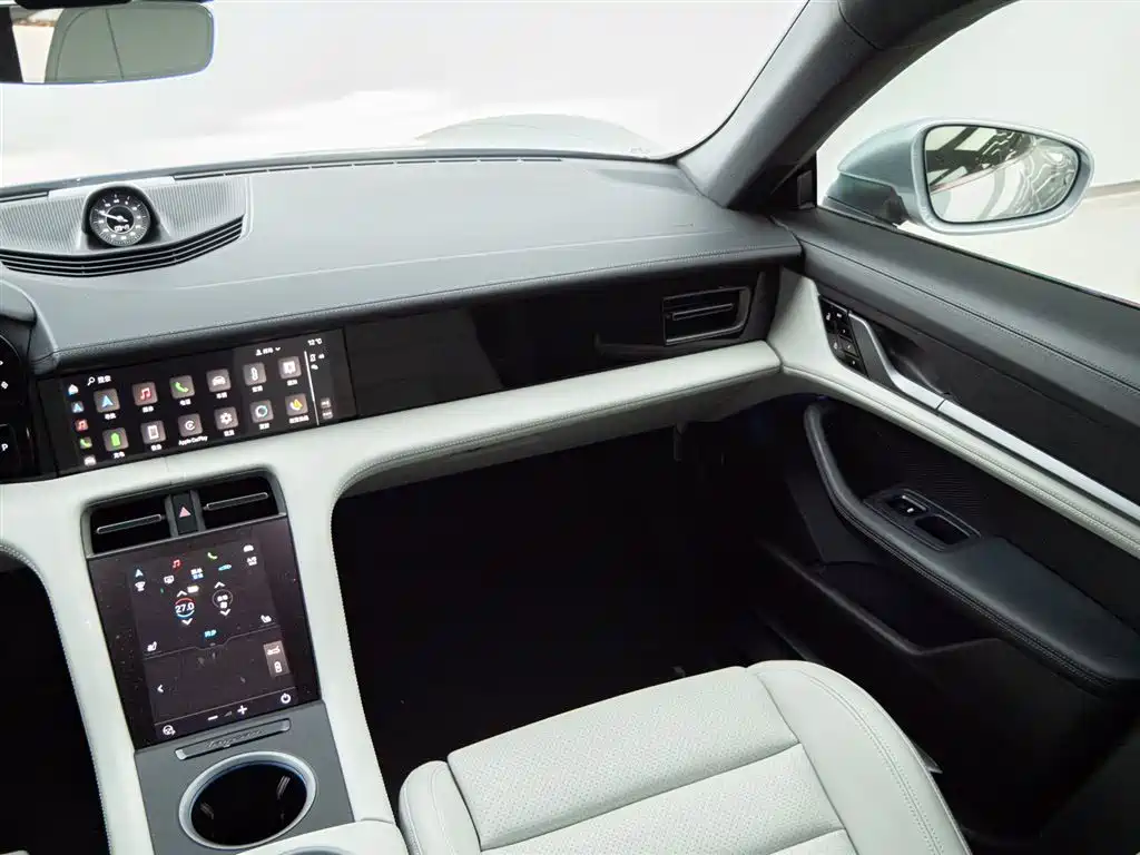 Porsche Taycan 2019 Taycan 4S фото 21