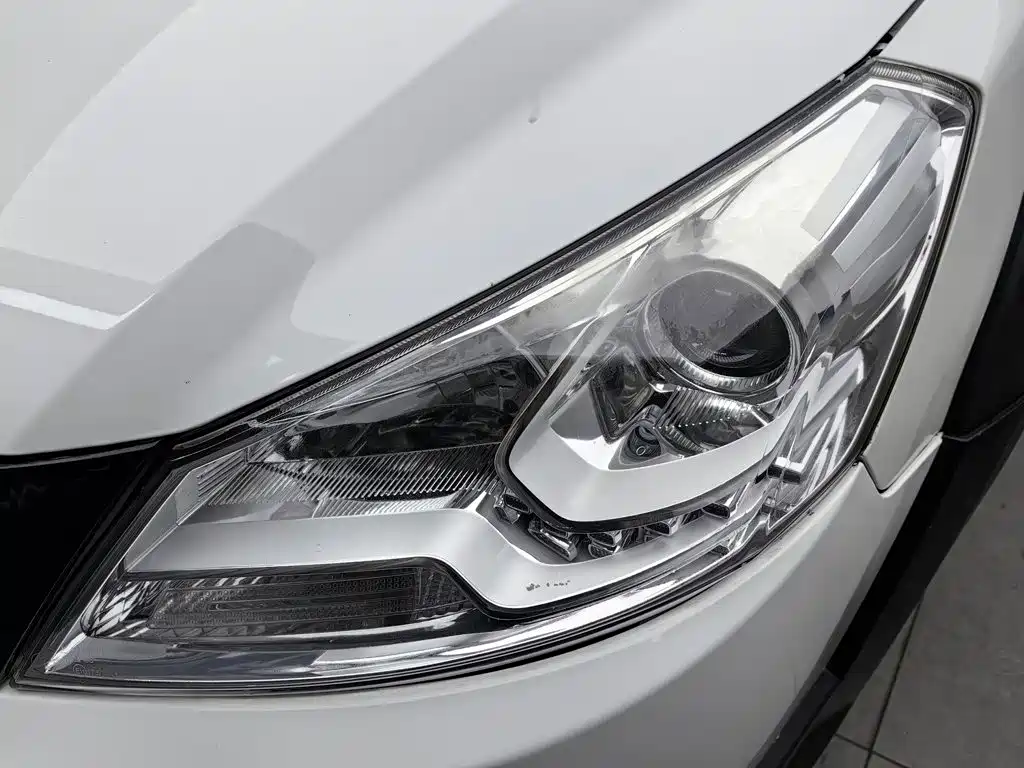 Dongfeng Aeolus Dongfeng Fengshen H30 2014 2014 CROSS 1.5L Automatic Deluxe