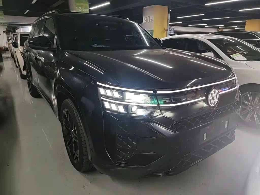 Volkswagen Teramont 2025 Teramont Pro 450TSI 4WD Summit Edition фото 4