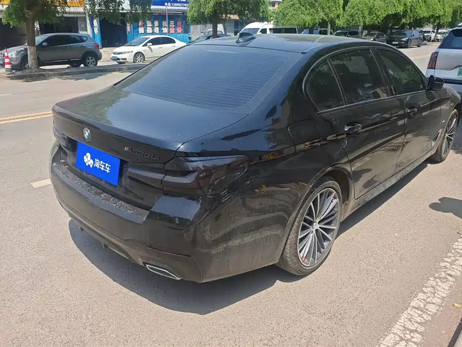 BMW 5 Series 2023 530Li Leading M Sport Package фото 3