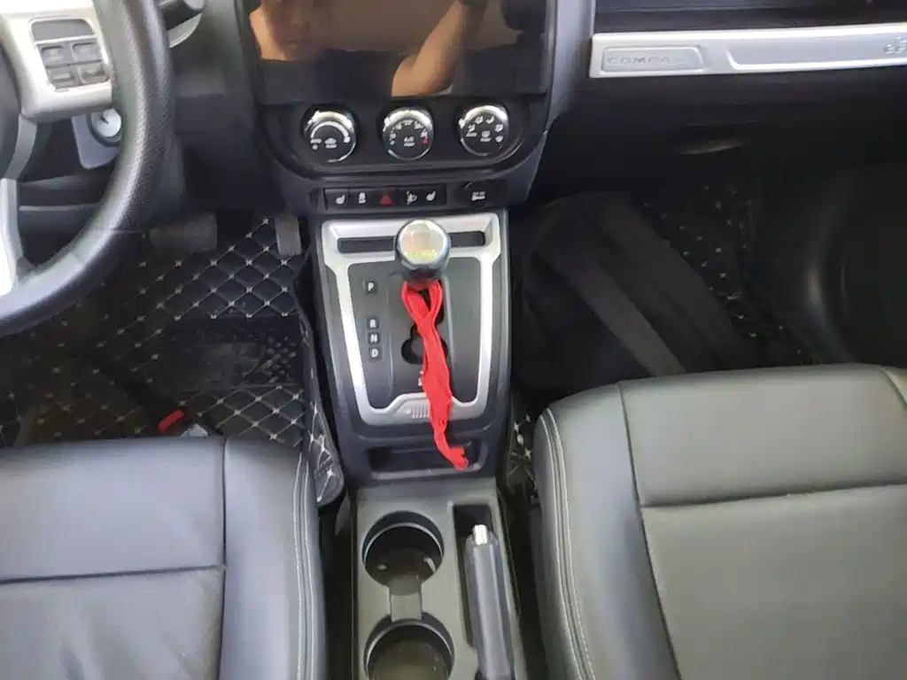 Jeep Compass (Import) 2015 2014 Facelift 2.4L 4WD Luxury Edition