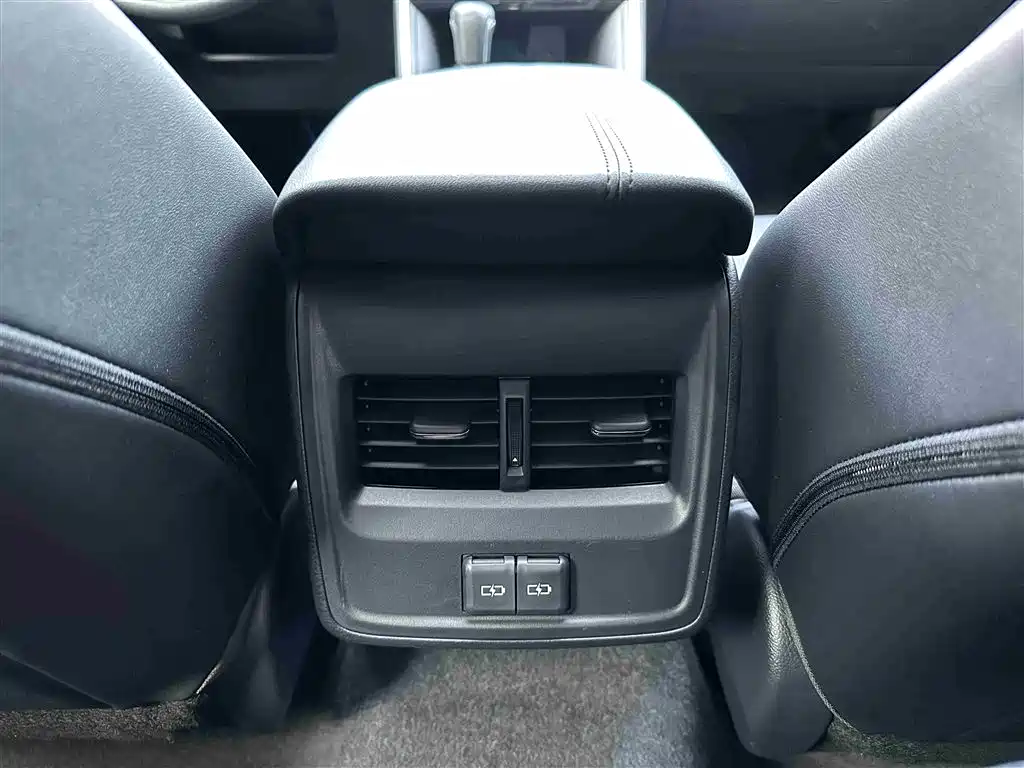 Toyota Avalon 2023 2.5L Luxury Edition фото 14