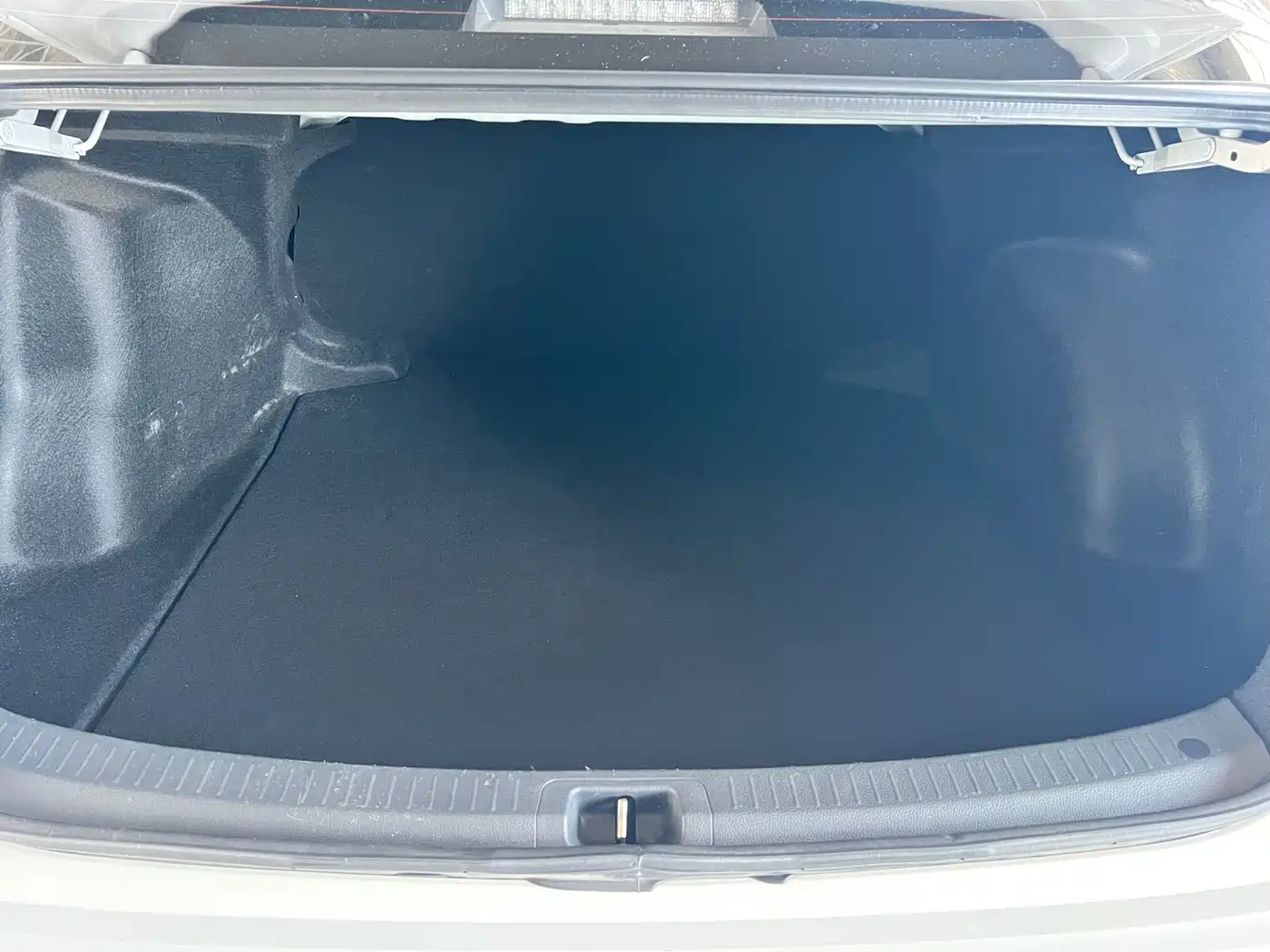 Toyota Corolla 2022 Hybrid 1.8L E-CVT Pioneer Edition фото 10