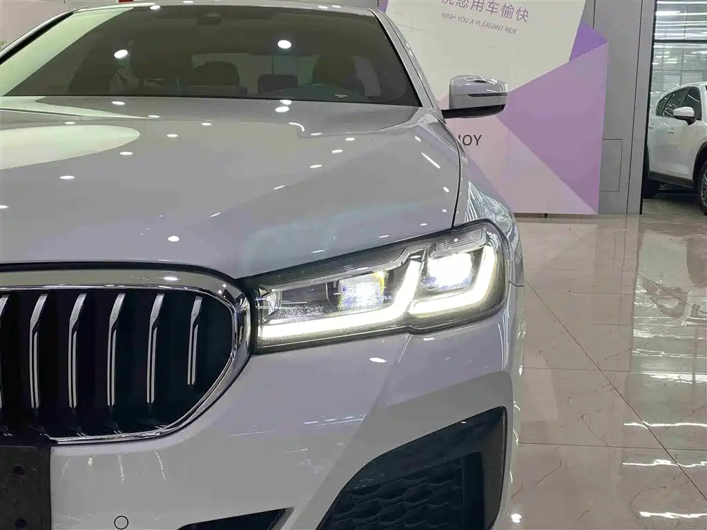 BMW 5 Series 2022 Facelift 530Li Leading M Sport Package фото 4