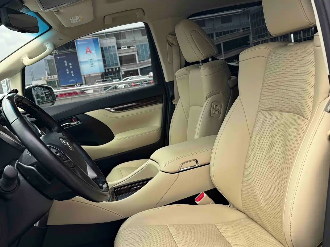 Toyota Alphard 2020 Hybrid 2.5L Luxury Edition фото 8