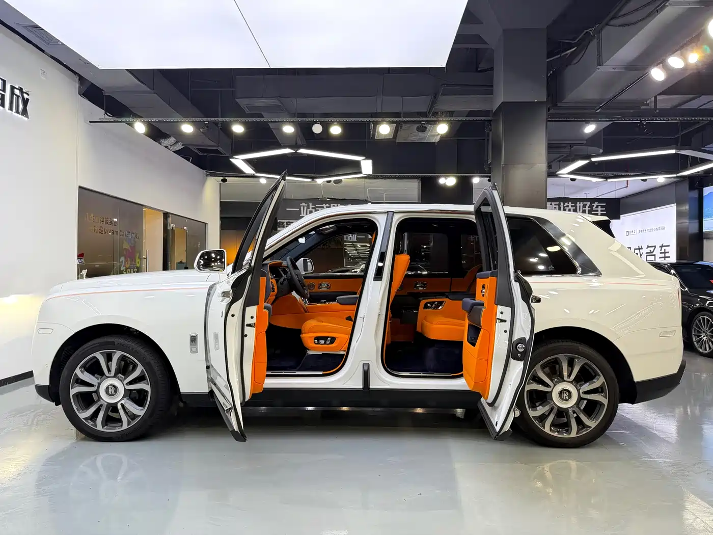 ROLLS-ROYCE CULLINAN