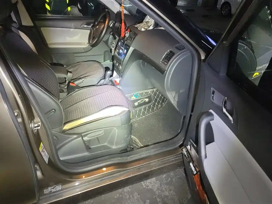 Škoda Yeti 2017 TSI280 DSG Advance фото 8
