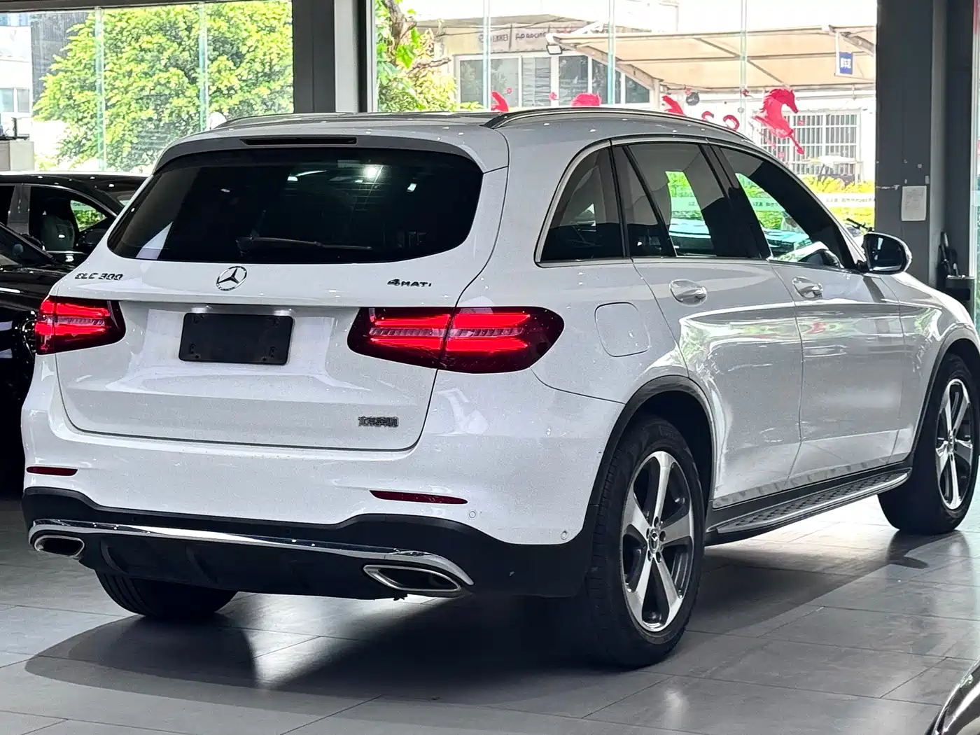 Mercedes-Benz GLC 2017 GLC 260 4MATIC Luxury фото 3
