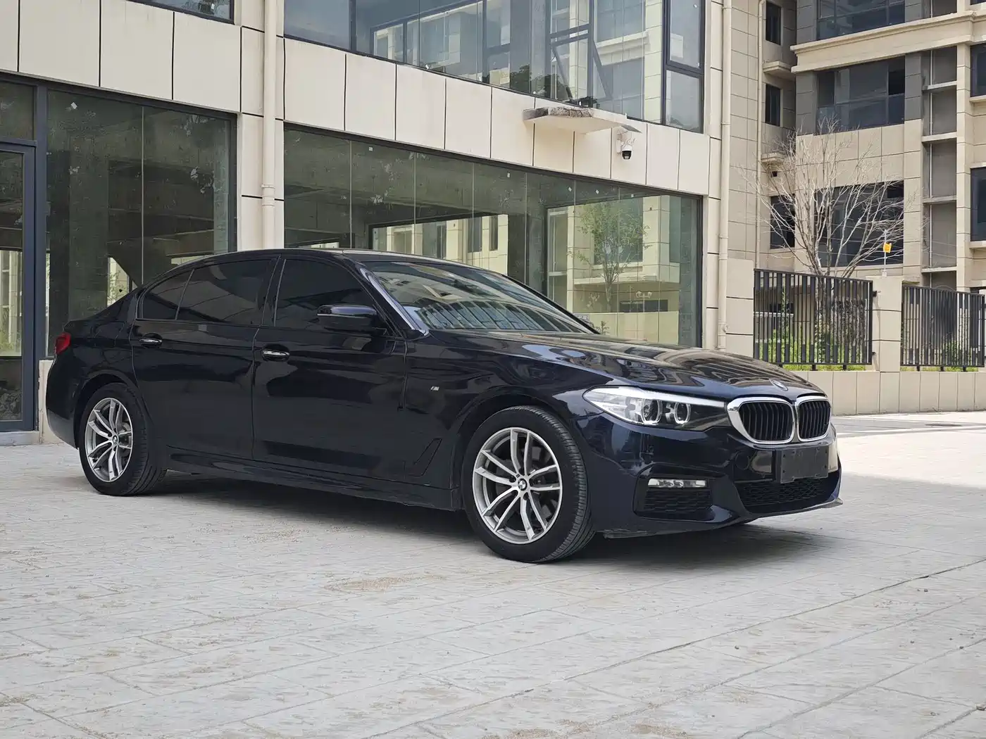 BMW 5 Series 2018 525Li M Sport Package фото 3