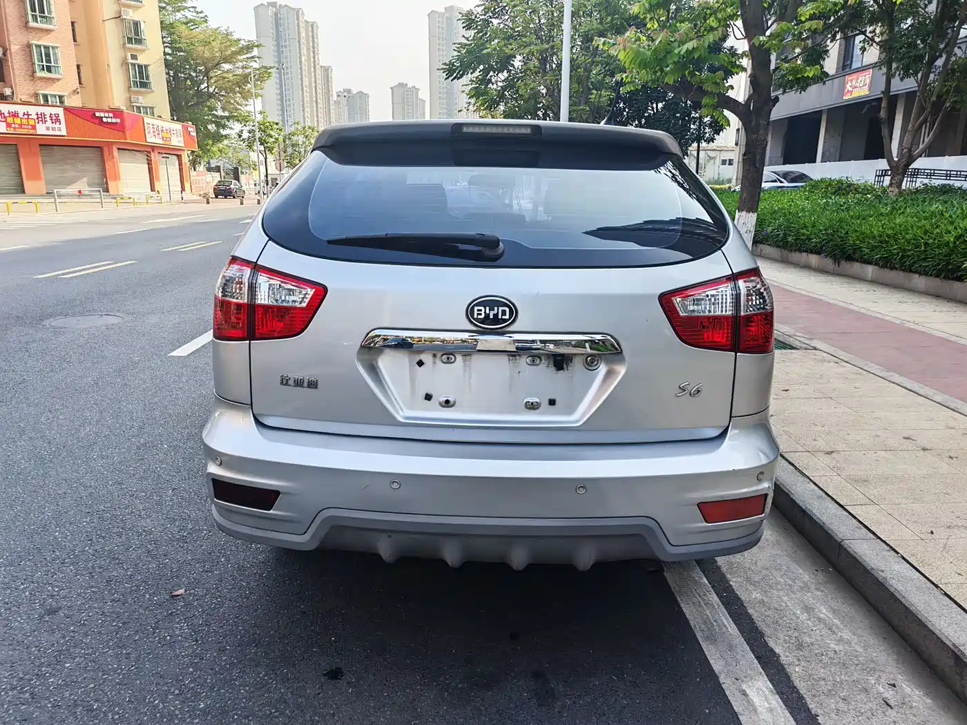 BYD S6 2014 Model 2.0L Manual Luxury 7-Seater фото 14