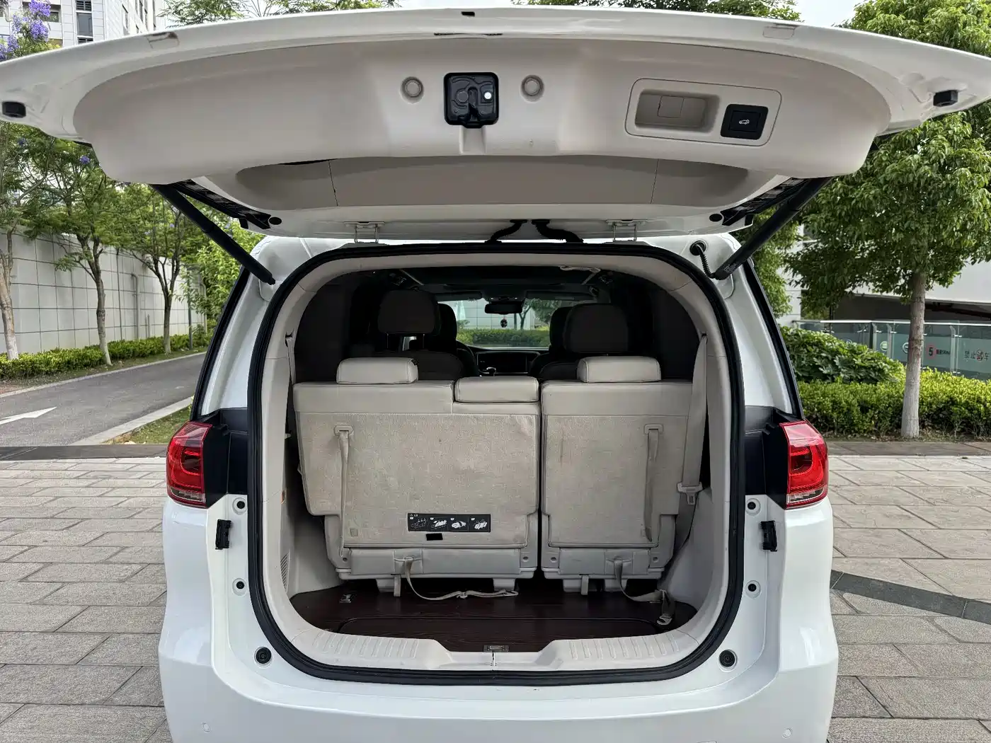 GAC Trumpchi Trumpchi M8 2018 320T Flagship Edition фото 34
